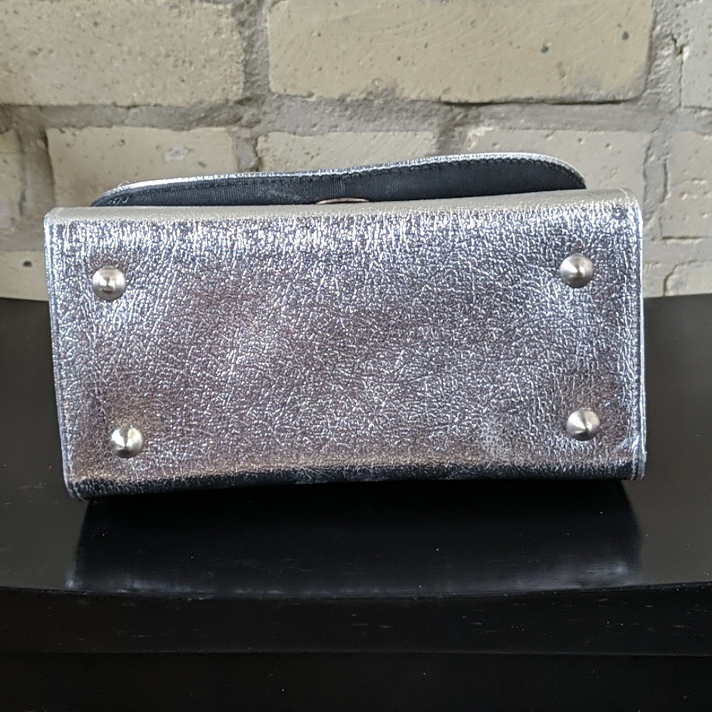 Vintage Silver Metal Handle Purse - Picture 7 of 9